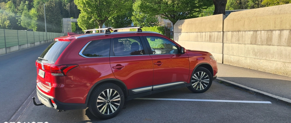 Mitsubishi Outlander cena 100000 przebieg: 80000, rok produkcji 2019 z Rybnik małe 92